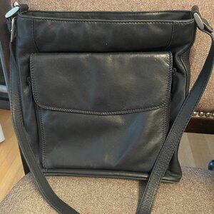 Black Leather Crossbody Shoulder Bag - Classic Everyday Tote